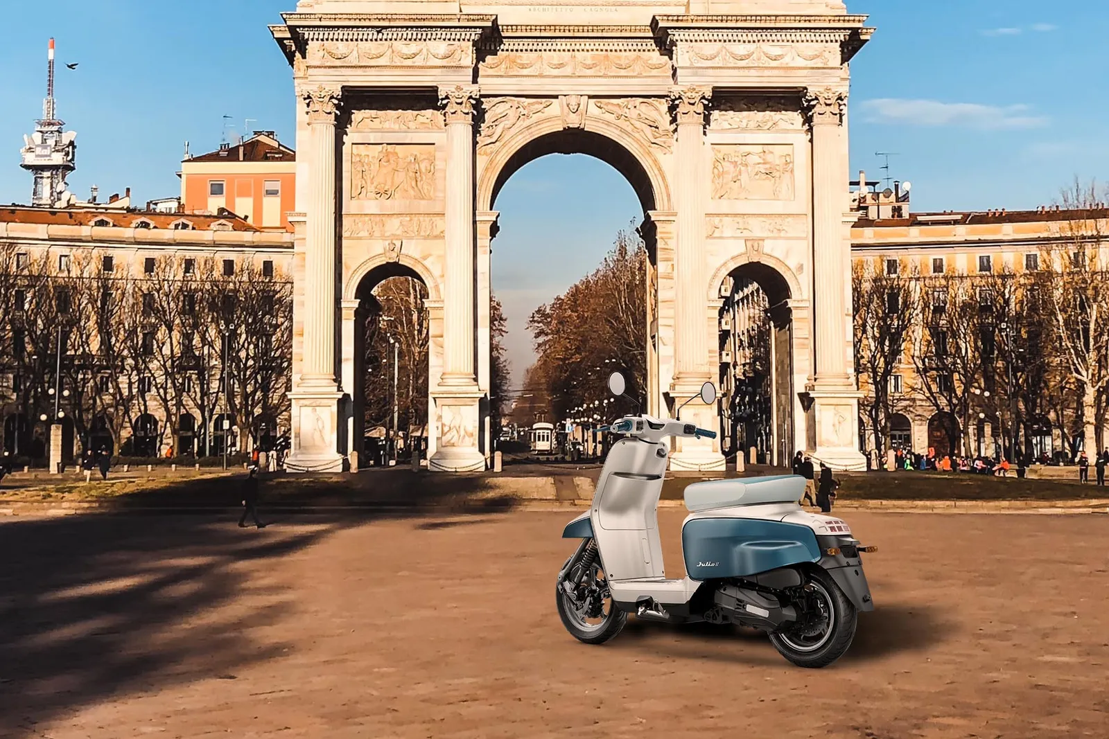 Julio II parked in front of the Arco della Pace in Milan